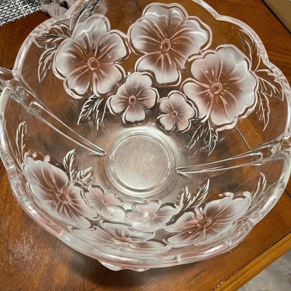 Real Mikasa Crystal Bowl - Picture 2 of 4